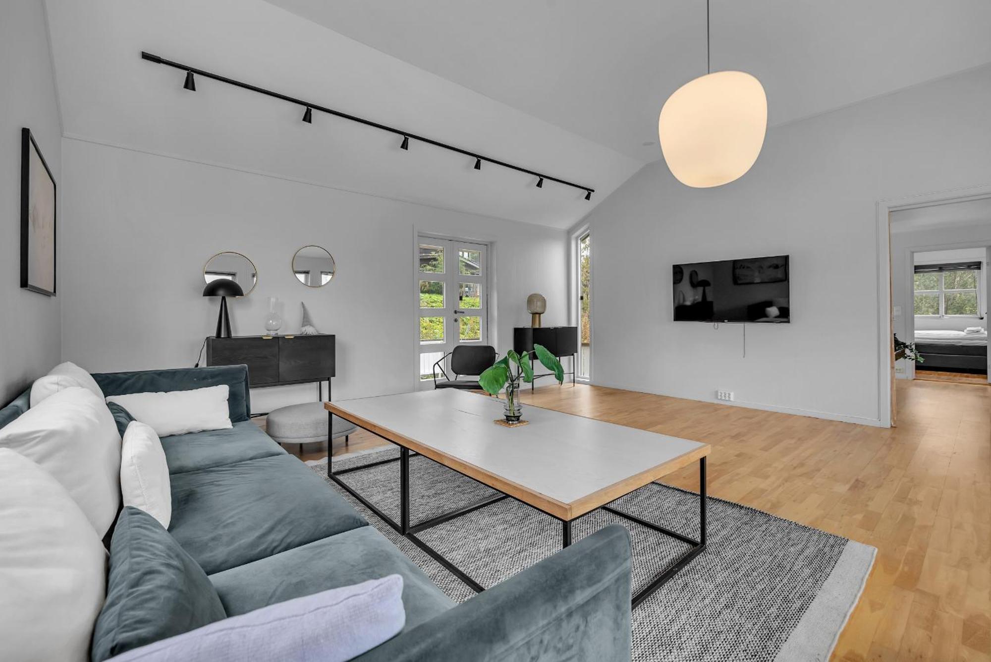 Central Large Modern House With A View Tromso Exterior photo